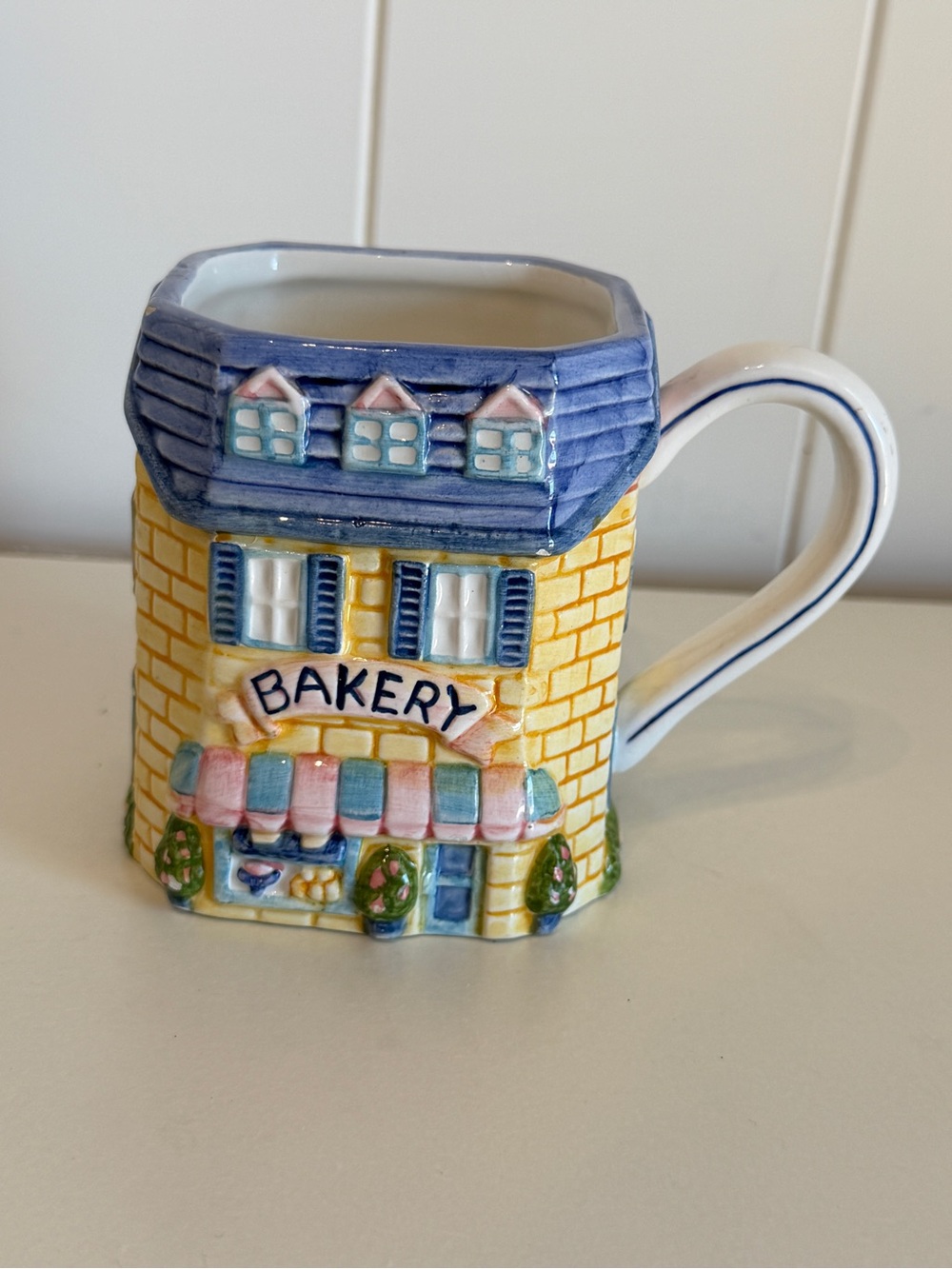 Vintage Avon Cottage Collection Bakery Mug Ceramic Townhouse Cup Country Core